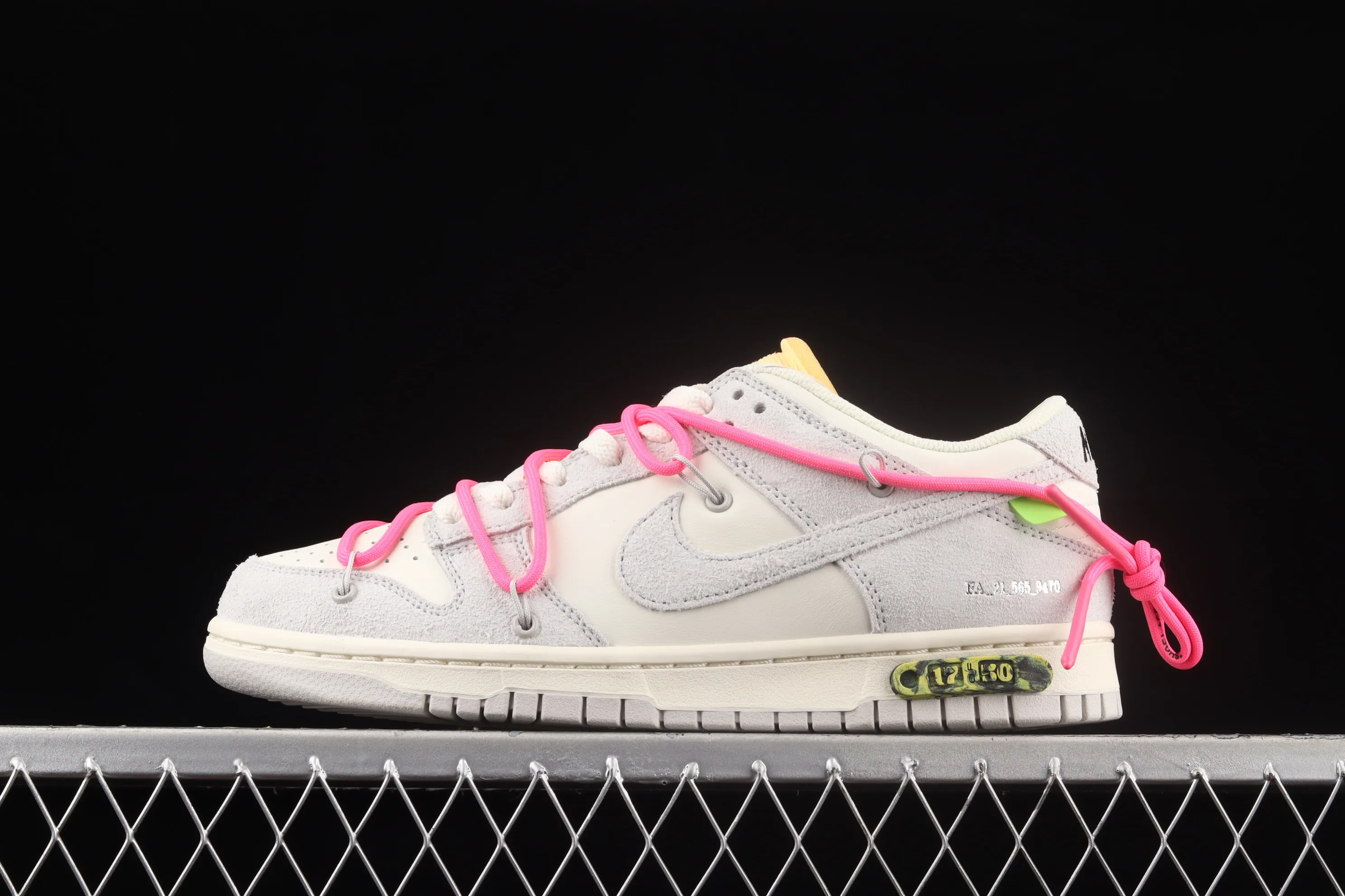 All Categories Nk SB Dunk Series Nk SB Dunk Low Low-top Sneakers Pure Original Version OF x Nk Dunk Low OW Suede SB Smash Backboard Fashion Casual Sneakers DJ0950-117
